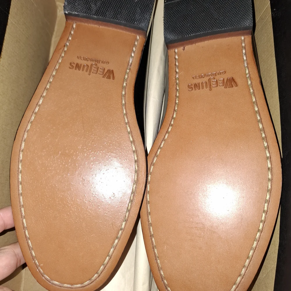 Bass Men's Classic Black Loafers - Picture 3 of 3